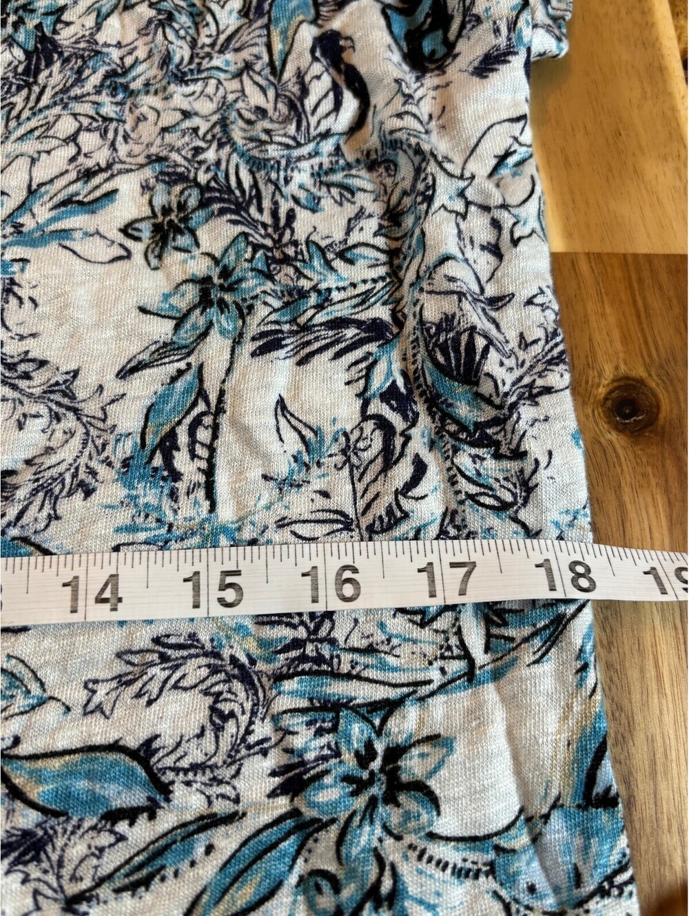 Tahari Women’s L 100% Linen Blue Bird Floral Button Front Coastal Top (2185) - Picture 7 of 7